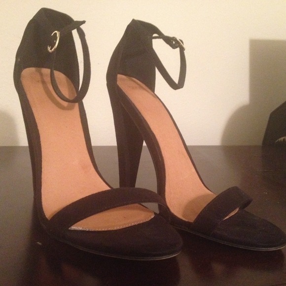 🎉HOST PICK🎉ASOS HOLLYWOOD Heeled Sandals