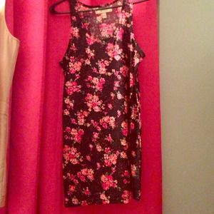 Beautiful lace floral top!