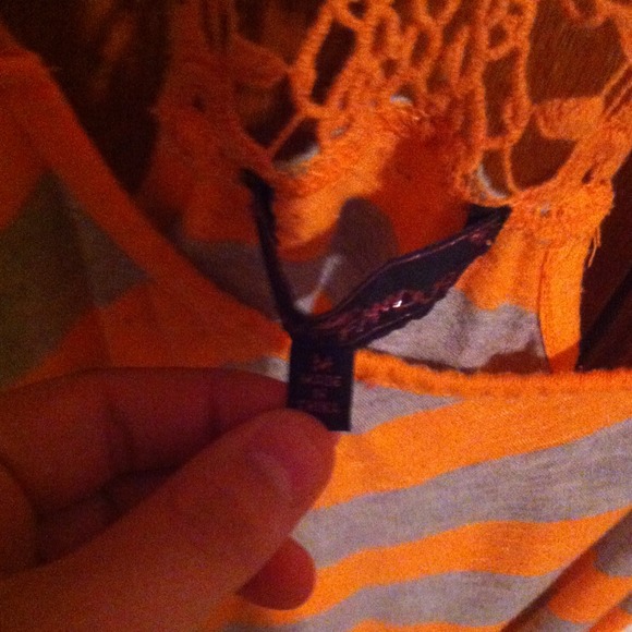 Cute grey and orange shirt - Picture 2 of 3