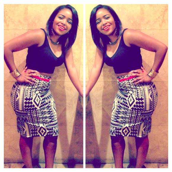 Black && white tribal pencil skirt with red belt.