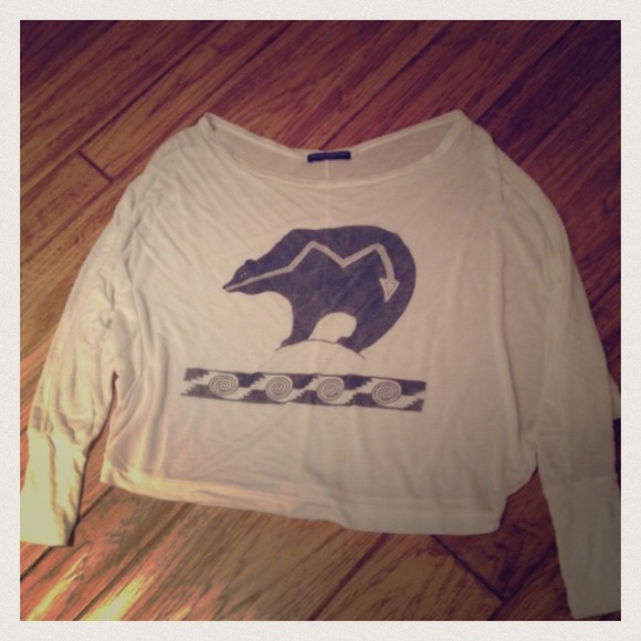 ✅SOLD✅ Brandy Melville Bear Top - Picture 1 of 2