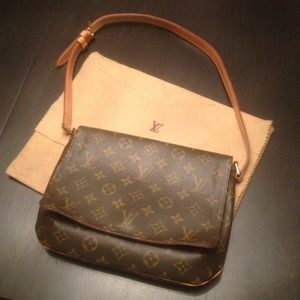 Louis Vuitton bag! Excellent condition!