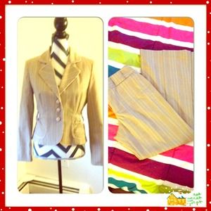 Signature by Larry Levine pant suit