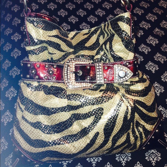 Zebra Shoulder Bag...