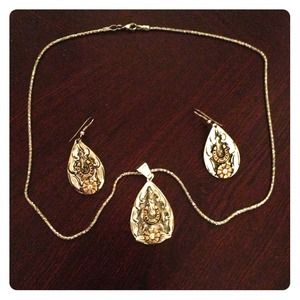 Horseshoe Necklace and earring set