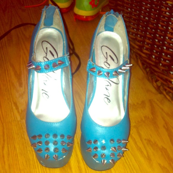 Blue Moon Heels - Picture 1 of 3