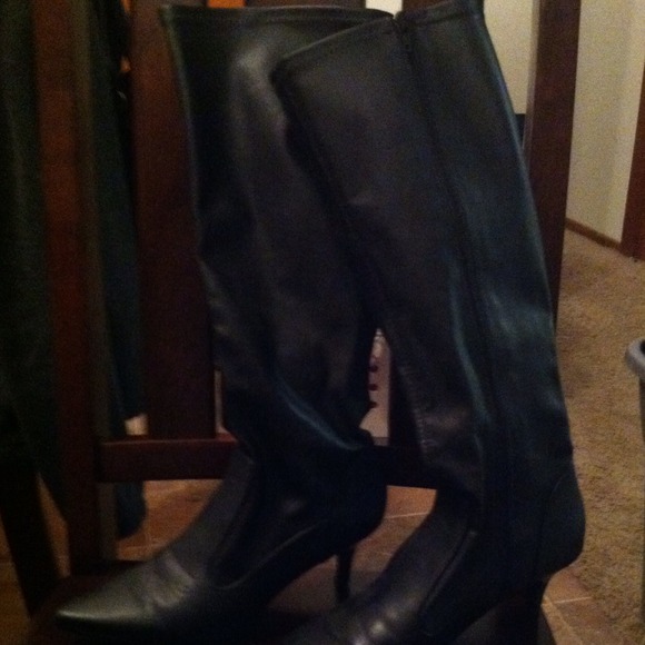 Boots - Picture 2 of 2