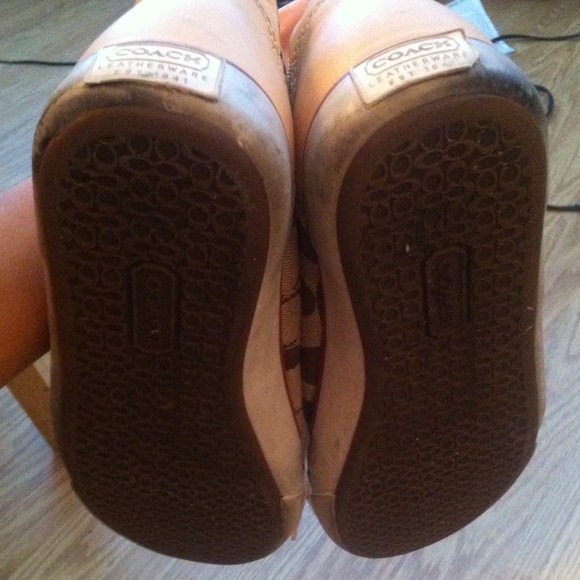 COACH Shoes They Are In GREAT Condition - Picture 3 of 3