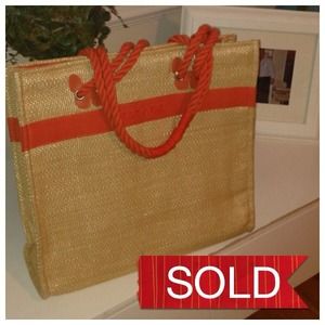 ☀Escada tote, perfect for the beach☀