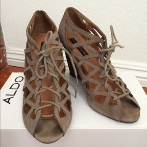 Steve Madden Shoes - Steve Madden peep toe wedge sandals. Steve Madden Shoes - Steve Madden peep toe wedge sandals.