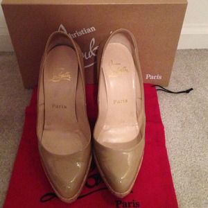 Christian Louboutin Vernice pump