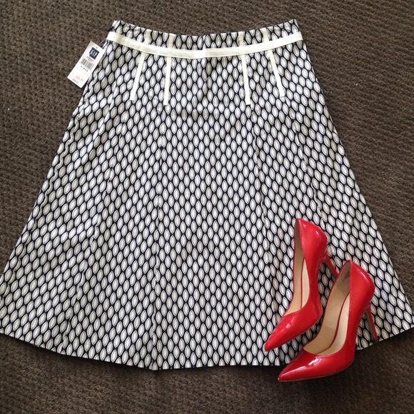 SOLD NWT GAP work skirt NEW lower price!!👠🎀SOLD