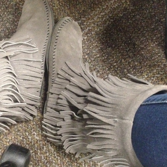 ‼️Grey Minnetonka layered tassel boots ‼️