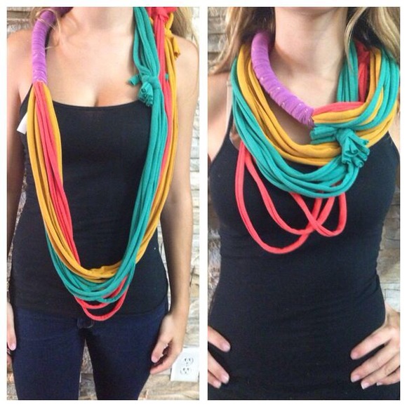 Colorful "necklace" - Picture 1 of 1