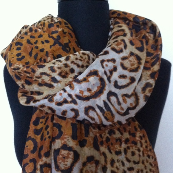 NWOT scarf - Picture 2 of 4
