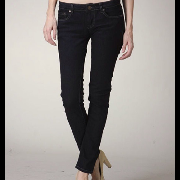 ⬇️SALE⬇️Great fitting dark denim skinny jeans - Picture 2 of 4