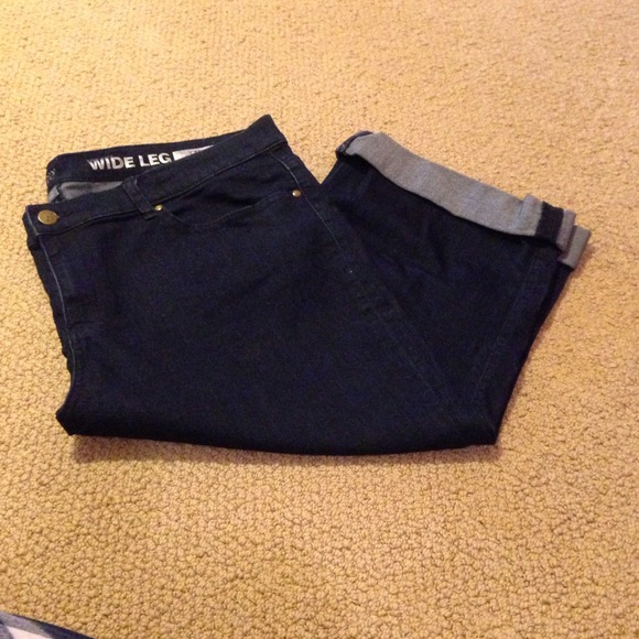 Wide leg cropped pants