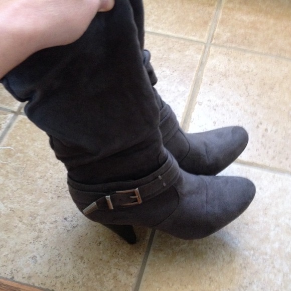 HOLD. Beautiful grey suede boots. Like new