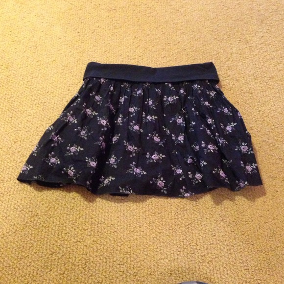 Navy floral skirt - Picture 1 of 1