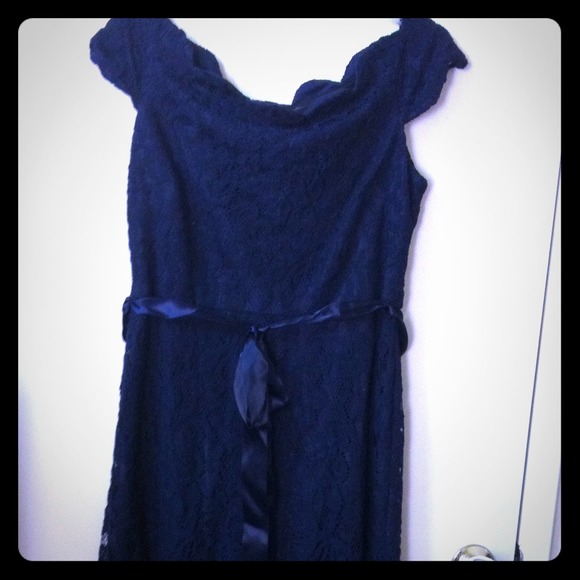 Betsy Adam lace long dress
