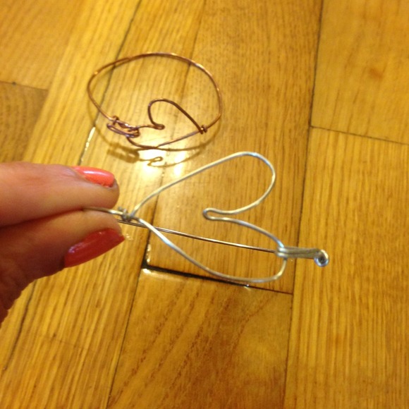 💖Heart Bracelet💖 - Picture 2 of 4