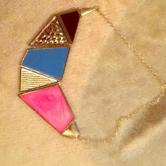 Statement necklace