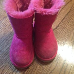 Toddler size 8 uggs