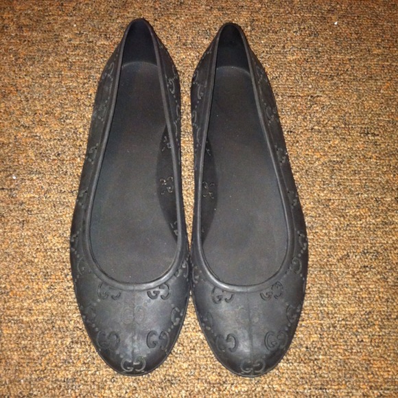 Gucci rubber flats