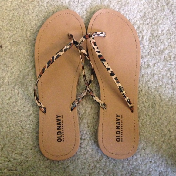 New old navy cheetah flip flops