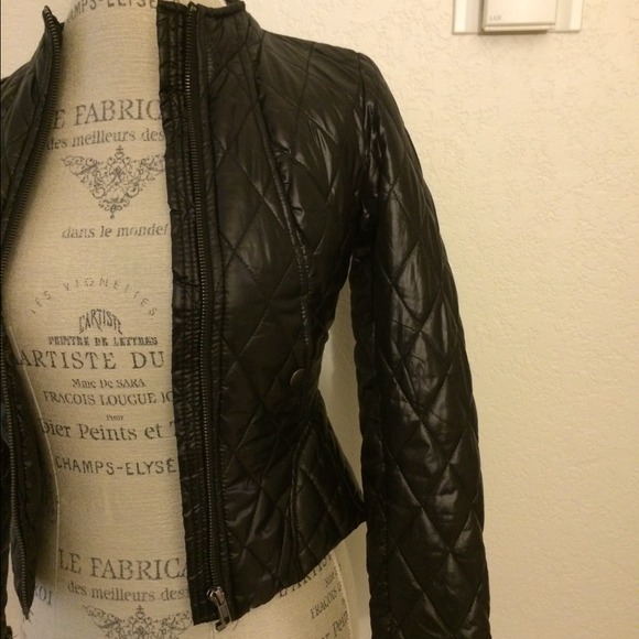 👍sold👍H&M black quilted jacket - Picture 2 of 4