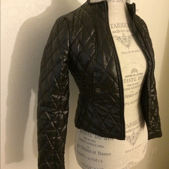 👍sold👍H&M black quilted jacket - Picture 3 of 4