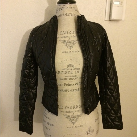 👍sold👍H&M black quilted jacket - Picture 4 of 4