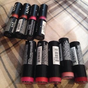 9set of NYX lipsticks.