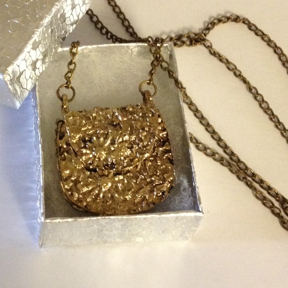 ⚡️sale⚡️🎉HP🎉Bag shape sweater necklace - Picture 2 of 2