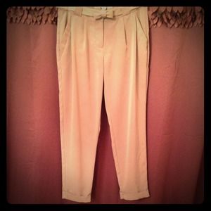 *SOLD*Never been worn Lauren Conrad cropped slacks