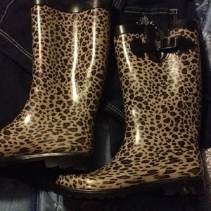 Cheetah print rain boots!🐾"TRADED