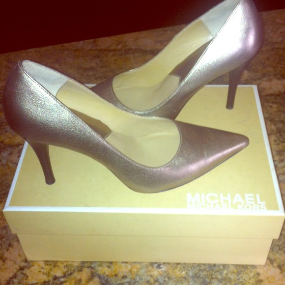 Michael Kors Shoes - Bronze Michael Kors pumps