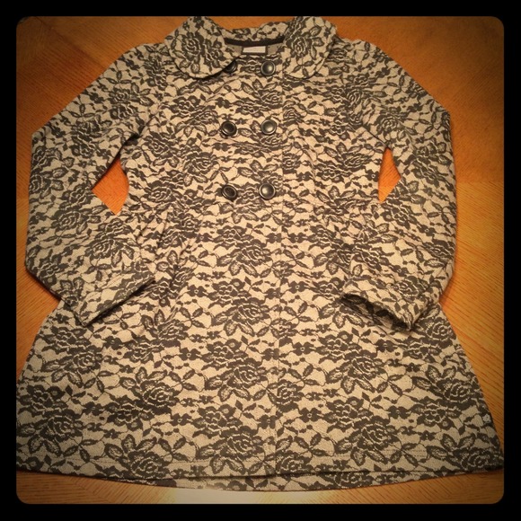 Lace print pleaded jacket