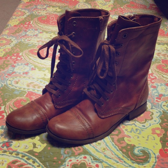 Lace-up Brown Military Boots