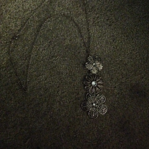 Long chain flower necklace