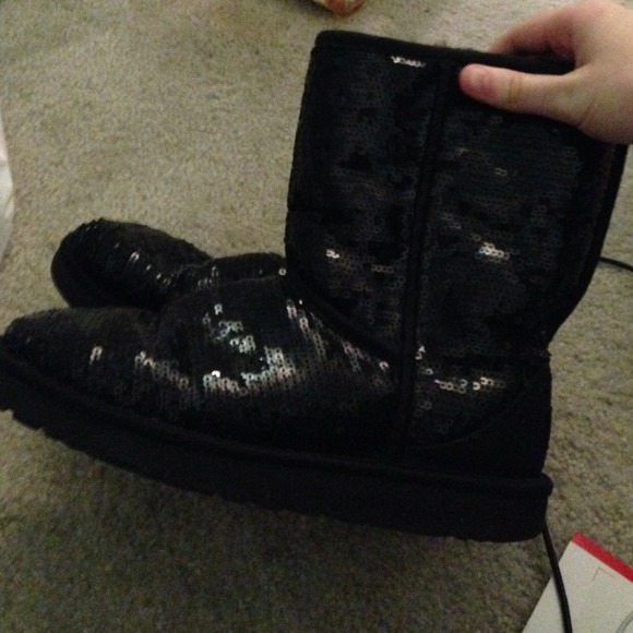 Black sequin uggs - Picture 2 of 3