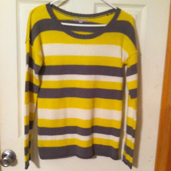 PRICE DROP FROM$15! Gap sweater