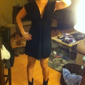 Black low cut knotted front foreverXXI dress small