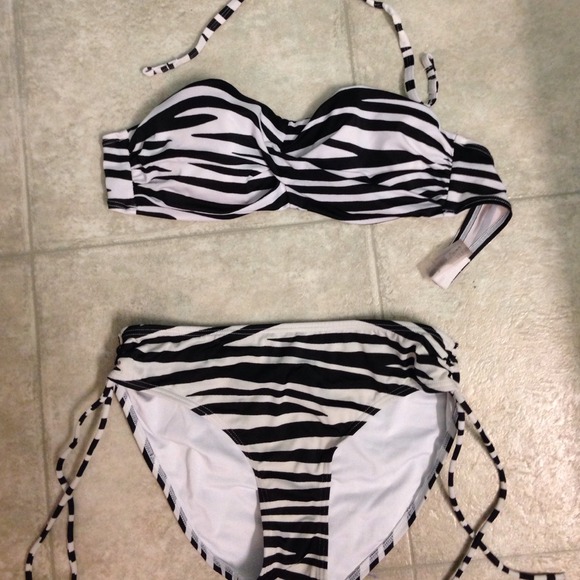 Zebra bathings suit