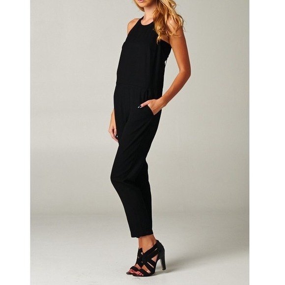 💥SOLD OUT💥 Tapered Jumpsuit - Picture 2 of 4