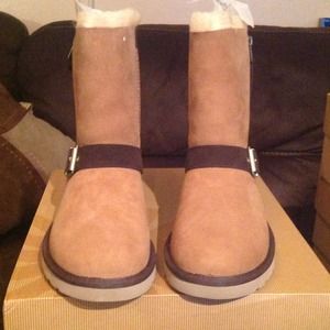 SOLD Locally 💯% Authentic Brand New Uggs