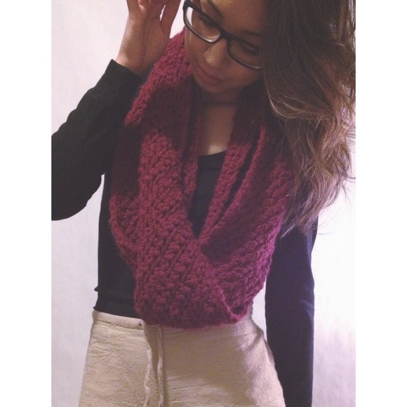 ✖️SOLD-Vinted✖️Hand-knit circle scarf