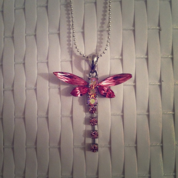 FREE WITH ANY PURCHASE dragonfly necklace 💗 - Picture 1 of 2