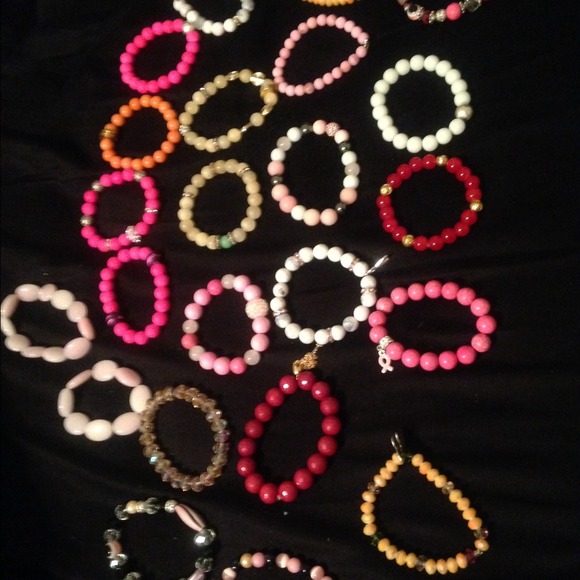 Handmade beaded stretch bracelets. - Picture 4 of 4