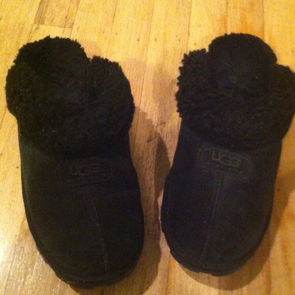 UGG Boots - Black Ugg Slip Ons